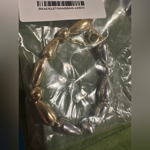 Beautiful two toned Love Poppy bracelet - Picture 4 of 4